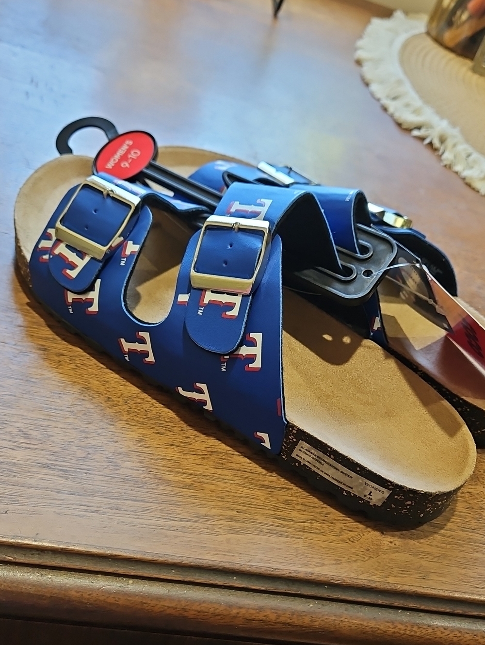 These blue Texas Rangers double-buckle sandals by FOCO - Picture 6 of 12